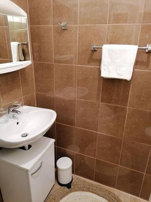 Appartement Studio Apartman Cactus à Zagreb Extérieur photo